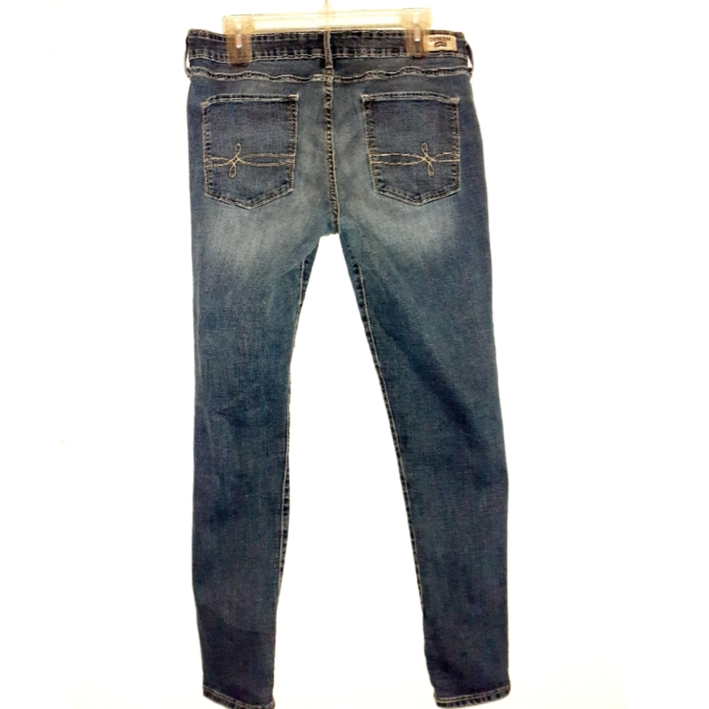 Distressed Levi's - Picture 5 of 10